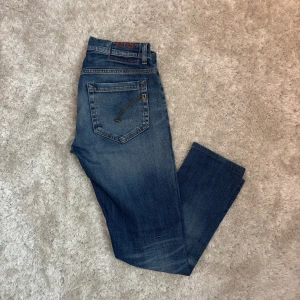 Dondup George - Säljer ett par Dondup George jeans | Stolek: W31/L30 | Nypris 3000kr | Nyskick och perfekt för sommaren 