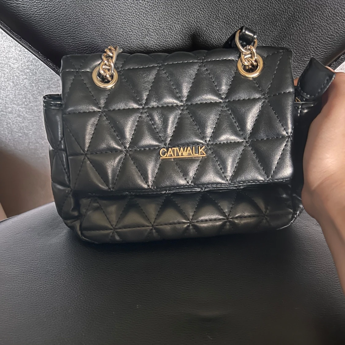 Svart axelväska från Catwalk