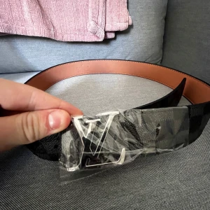 Bälte från välkänt märke  - Snyggt till outfiten