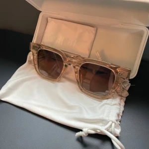 CHIMI 04 - Tjena! Säljer nu mina chimi 04 med färgen ECRU, Ny pris är från 1000-1400. 