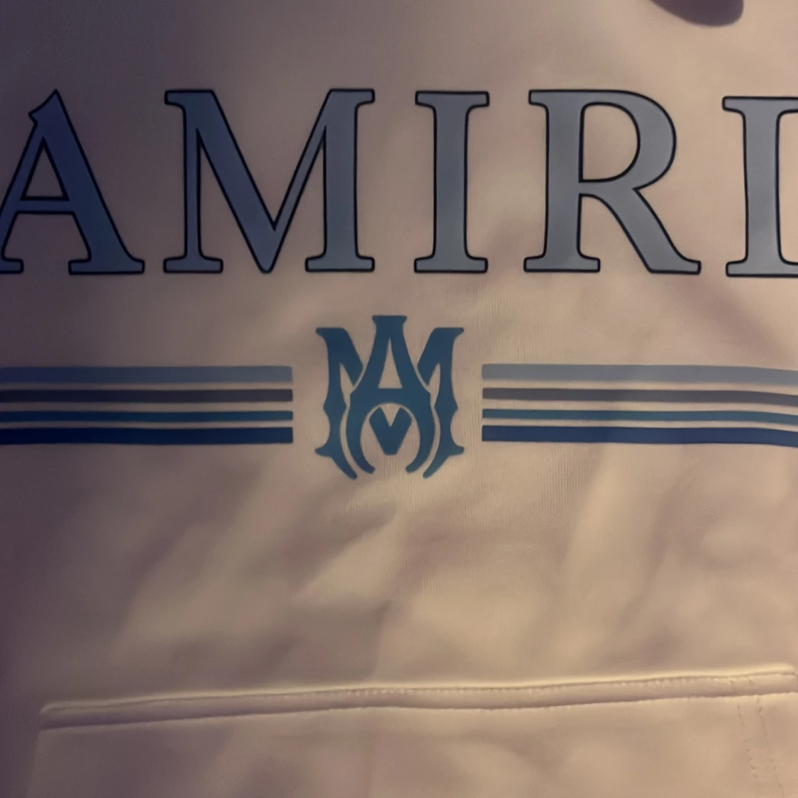 Vit hoodie från Amiri med blå logga - 1