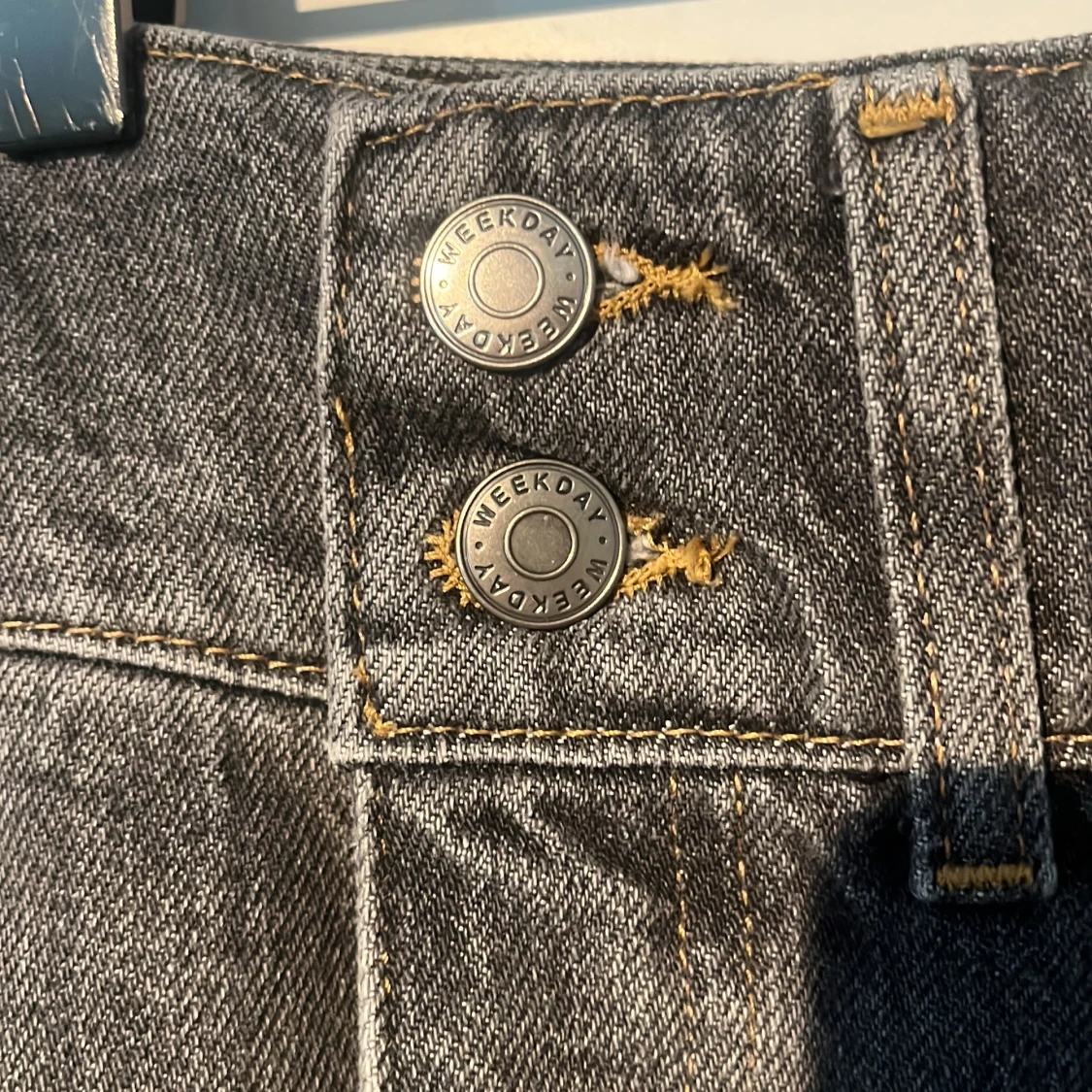 Grå jeanskjol från Weekday - 3