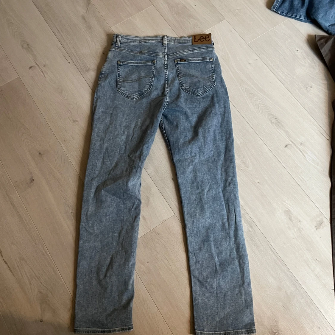 Blå raka jeans från Lee - 1