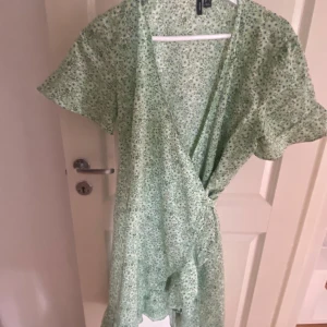 Vero Moda klänning - Använd få gånger och ser helt ny ut