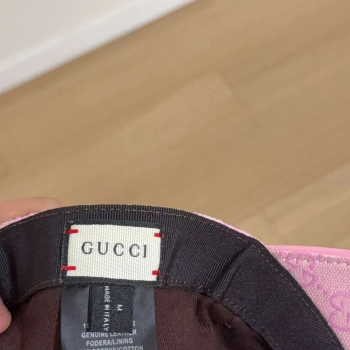 Rosa keps från Gucci med monogram - 3
