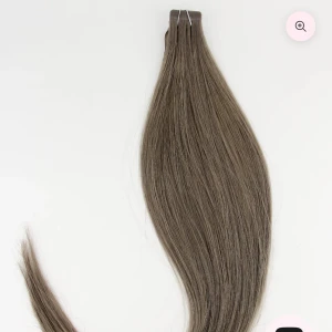 Löshår i askbrun och askblond - Från hello bombshell, använt 1-2 veckor tills ja bytte hårfärg, 50cm men lite klippt 2 paket mörkt 1 paket ljusare