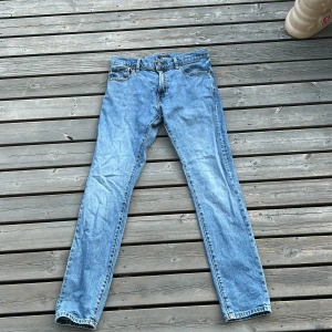 Stilrena jeans ifrån Polo Ralph lauren  - Säljer dessa stilrena jeans ifrån Polo Ralph Lauren. Storlek: 30/32. Priset står inte skrivet i sten!!