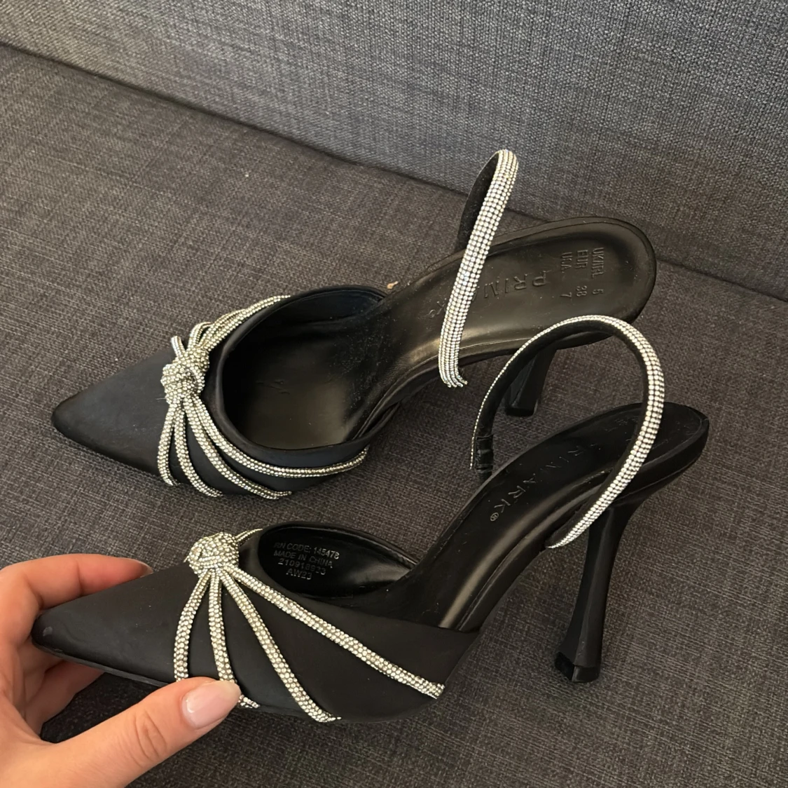 Svarta pumps med strassdetaljer Primark - 1