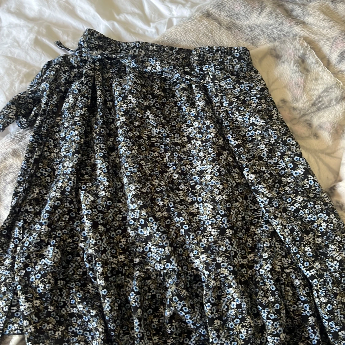 Blommig omlottkjol från ONLY - 1