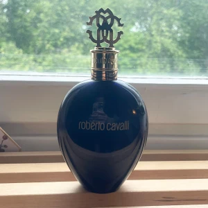 Roberto Cavalli: Nero Assoluto - Roberto Cavalli: Nero Assoluto. 75ml.