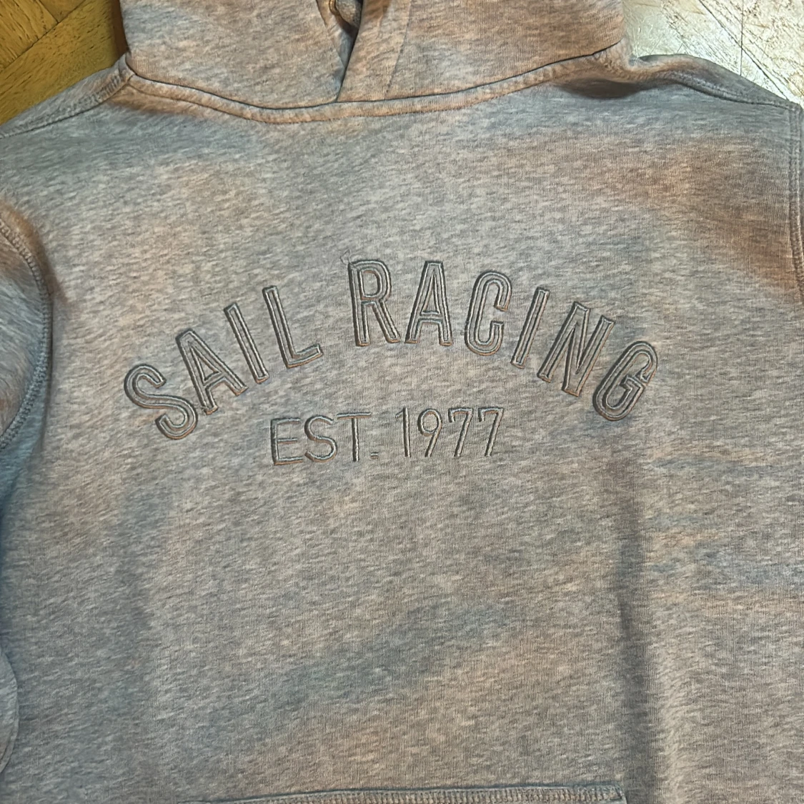 Grå hoodie från Sail Racing XL - 1