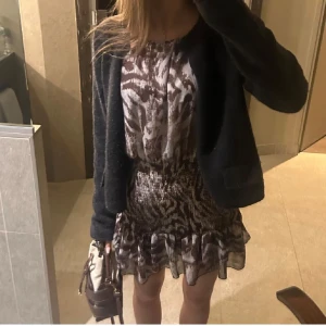 Zara kläning  - Super fin zara kläning i zebra mönster sååå snygg