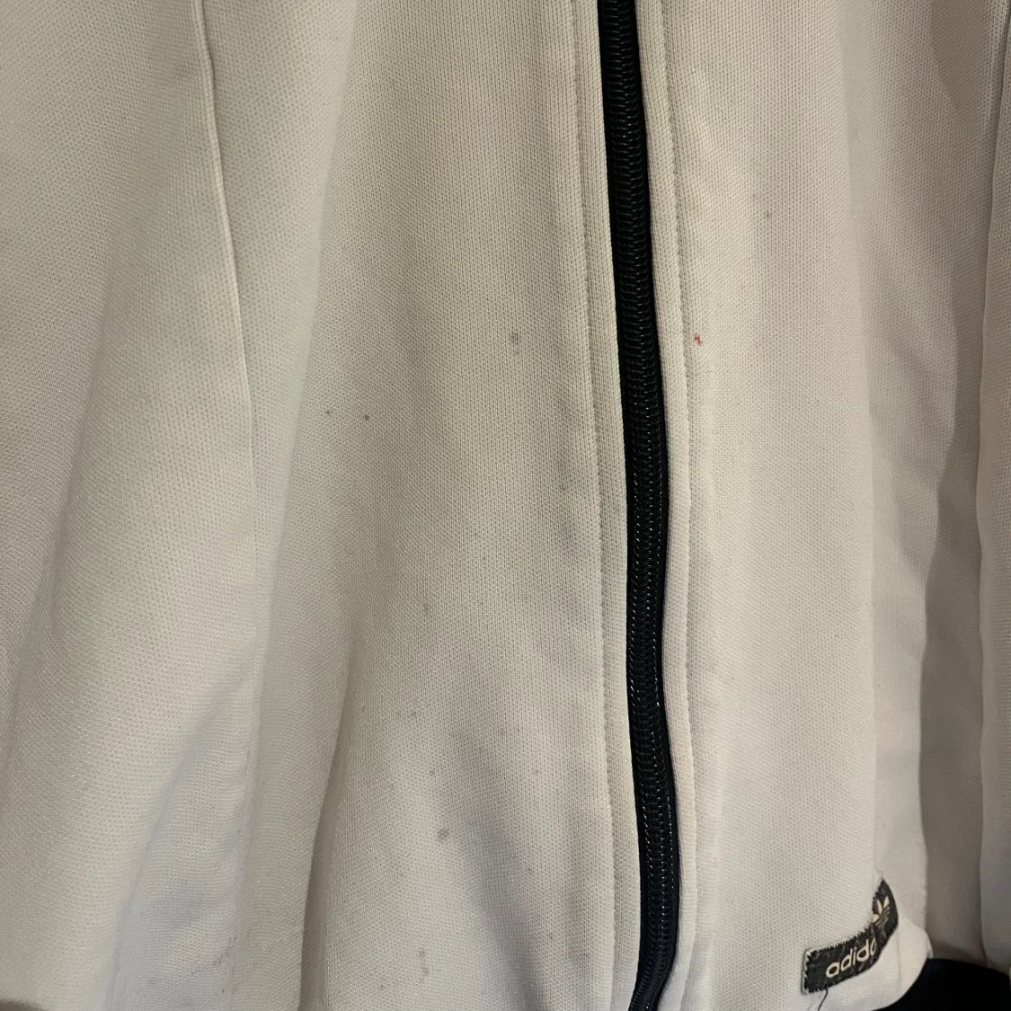 Vit Adidas track jacket med svarta detaljer, Storlek S - 4