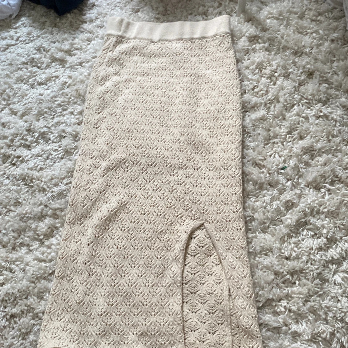 Beige stickad långkjol från H&M