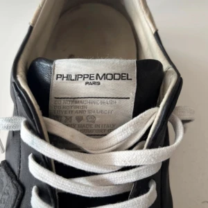 Philippe Model - Snabb affär för en bra sänkning på priset 