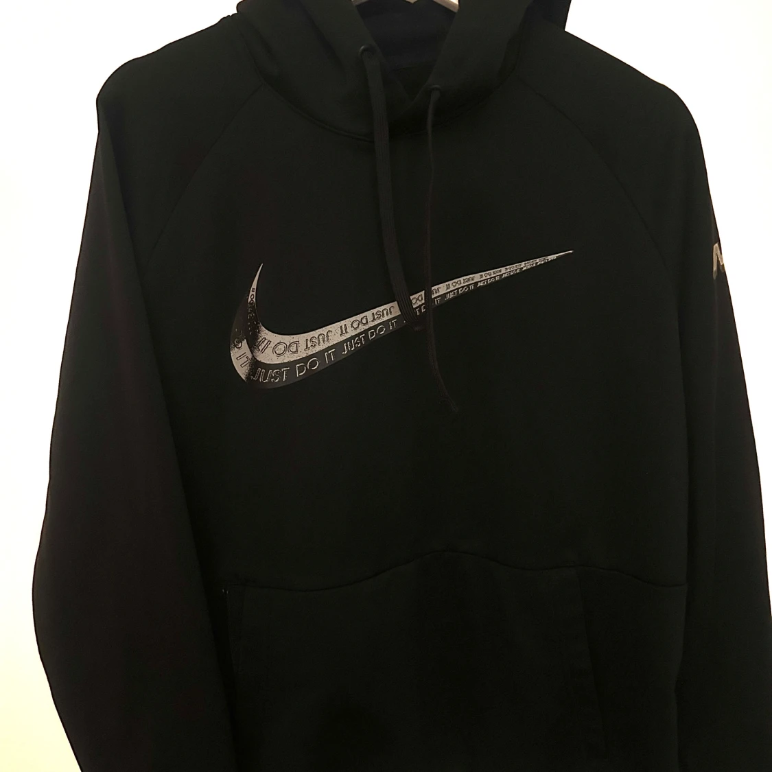 Svart Nike Therma-Fit hoodie M