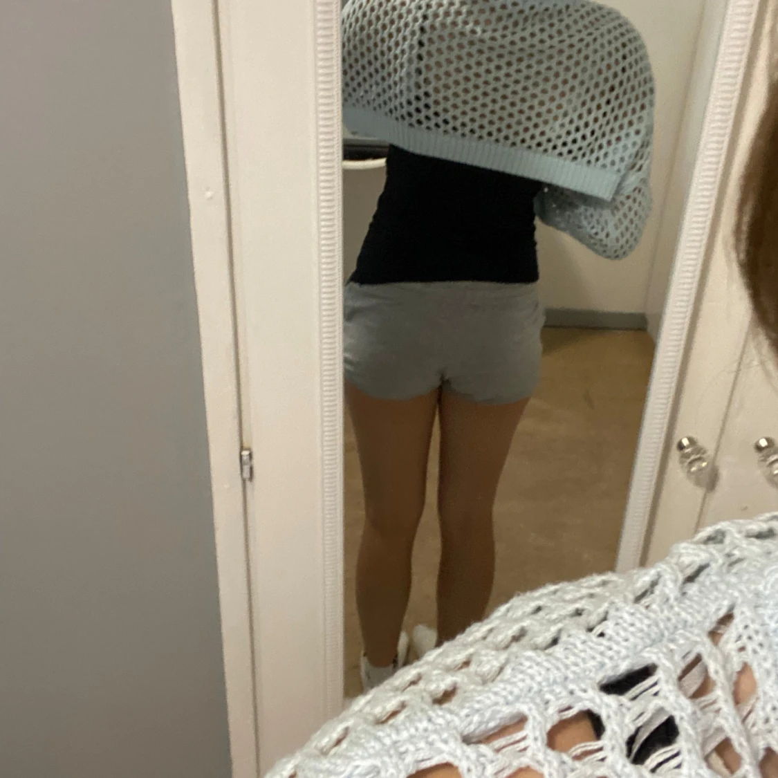 Ljusblå stickad croppad väst - 1