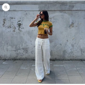 Linnebyxor  - Säljer dessa as snygga linnebyxor från Alobha Label som är helt slutsålda. Storlek S🥰 skriv vid frågor och funderingar