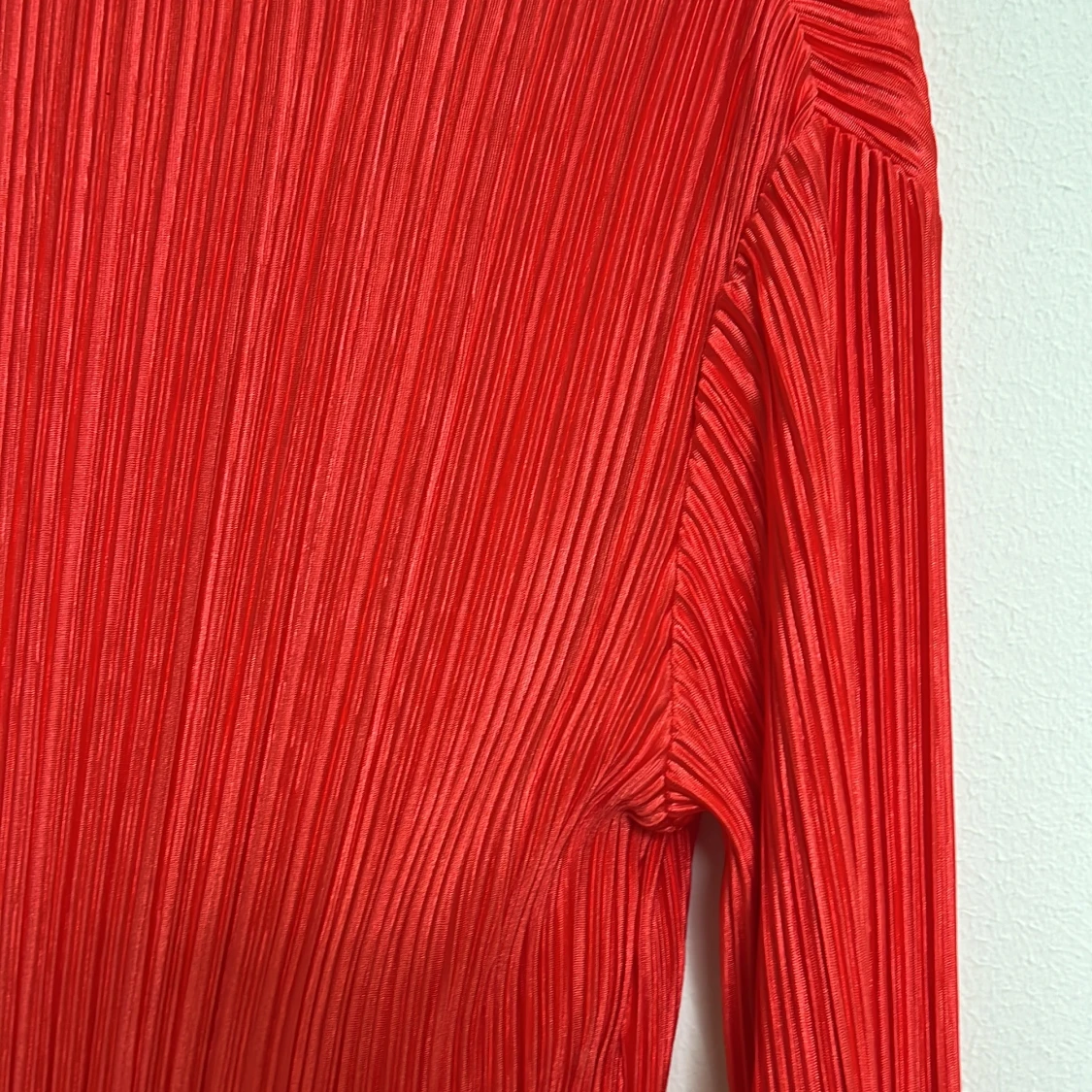 Röd plisserad topp  - 2