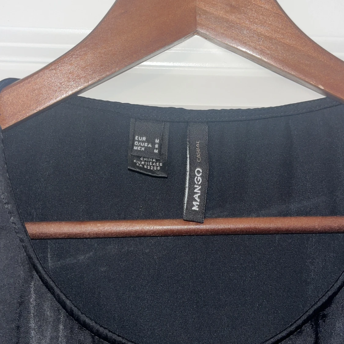 Svart ärmlös blus från Mango - 2