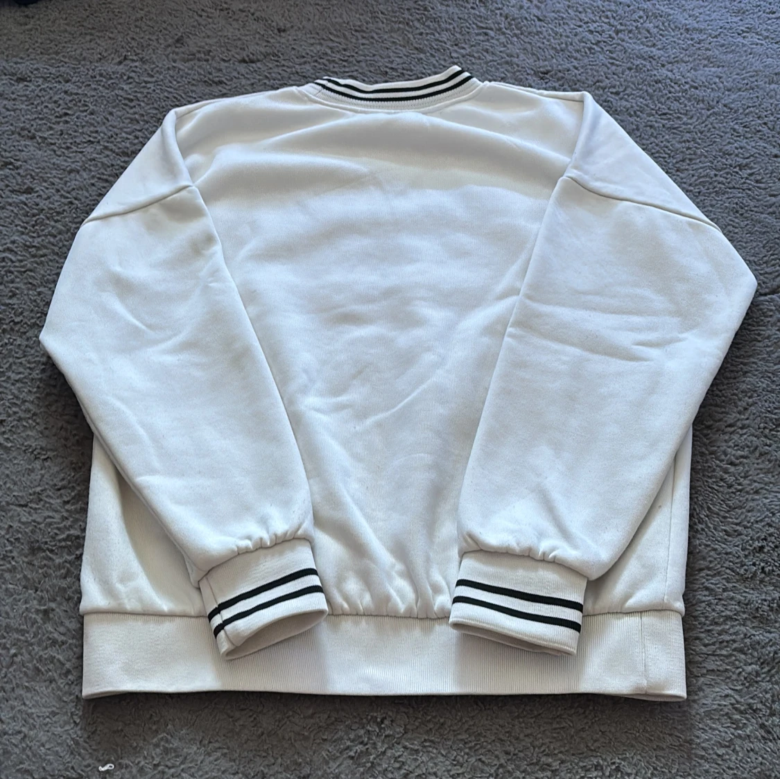 Vit sweatshirt från Prada med brodyr - 1