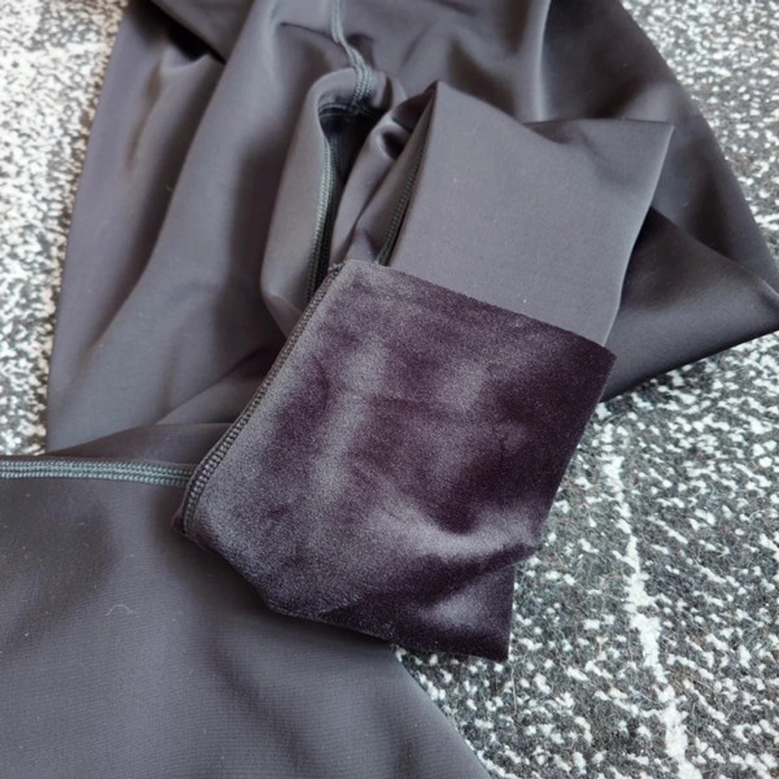 Svarta leggings med mjuk insida - 1