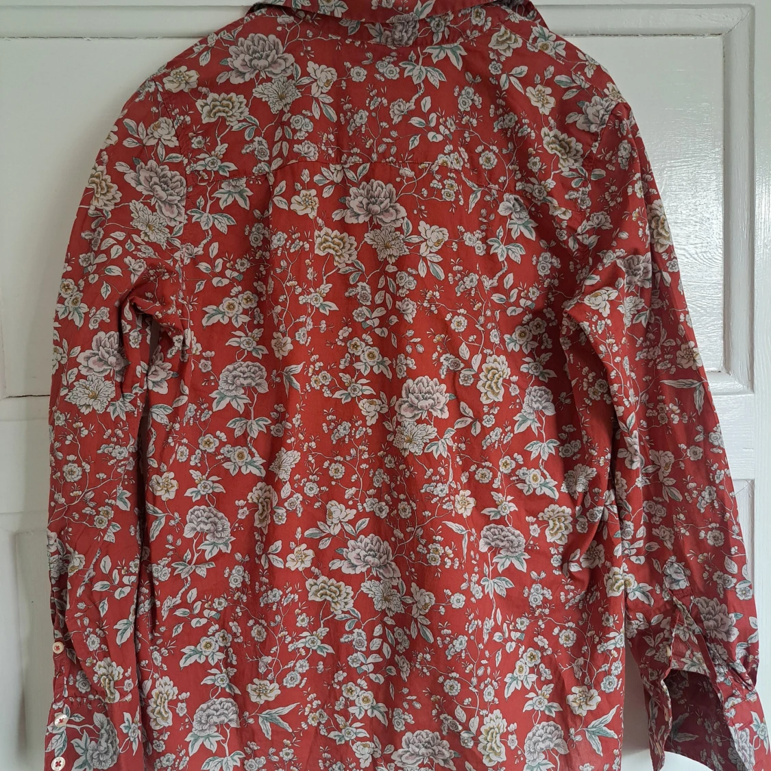 Röd blommig skjorta från Morris Lady - 1