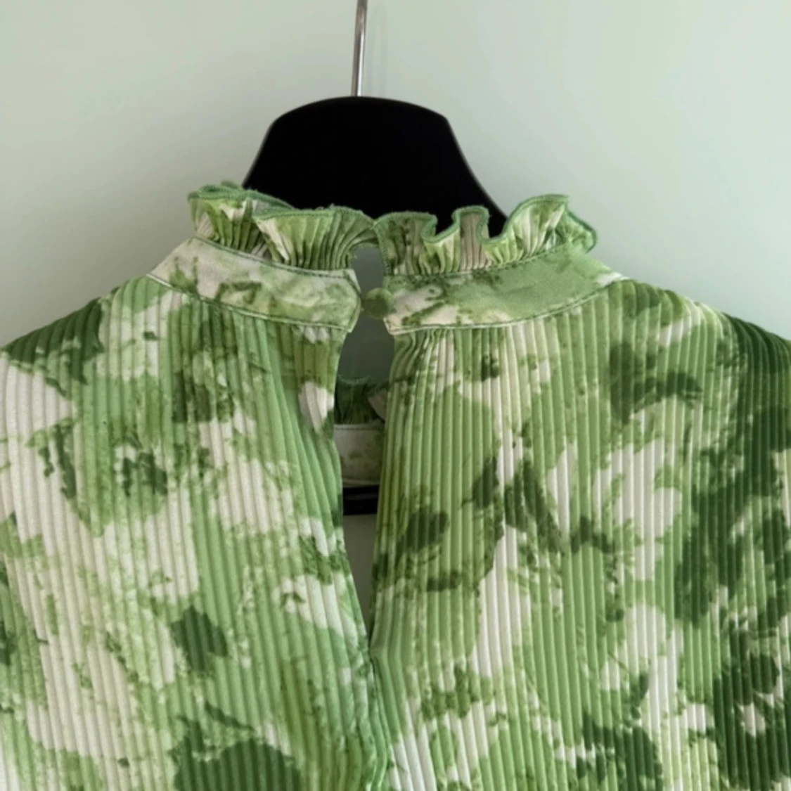 Grönvit långklänning från Y.A.S - 1