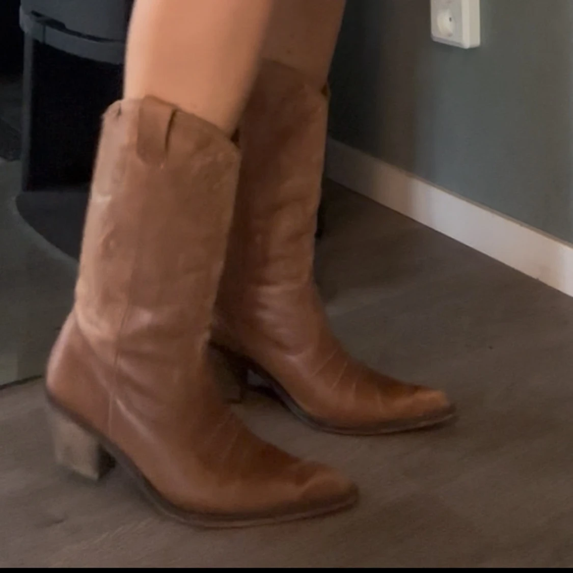 Bruna cowboy boots med spetsig tå - 3