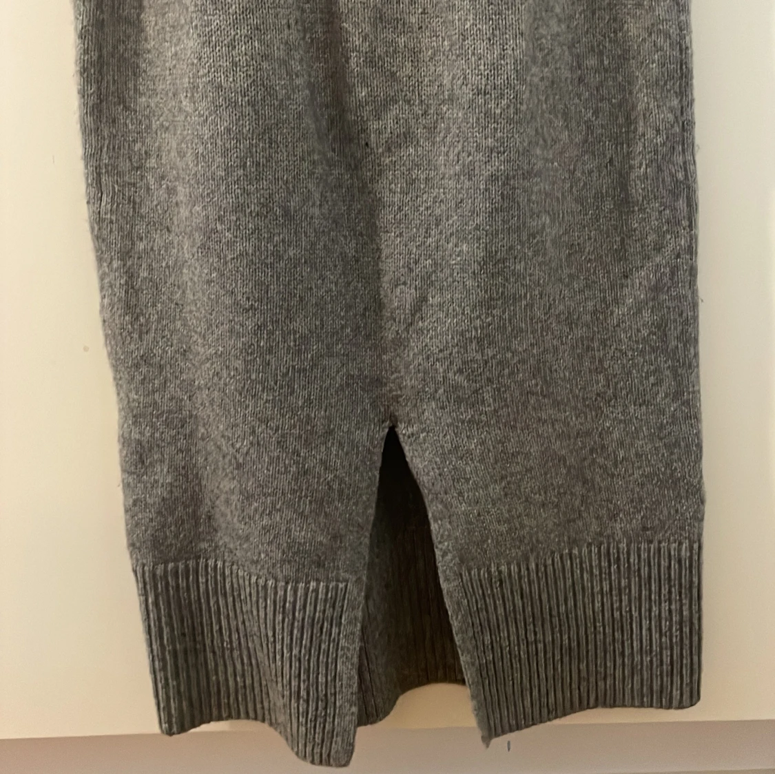 Grå stickad långkjol från H&M - 2