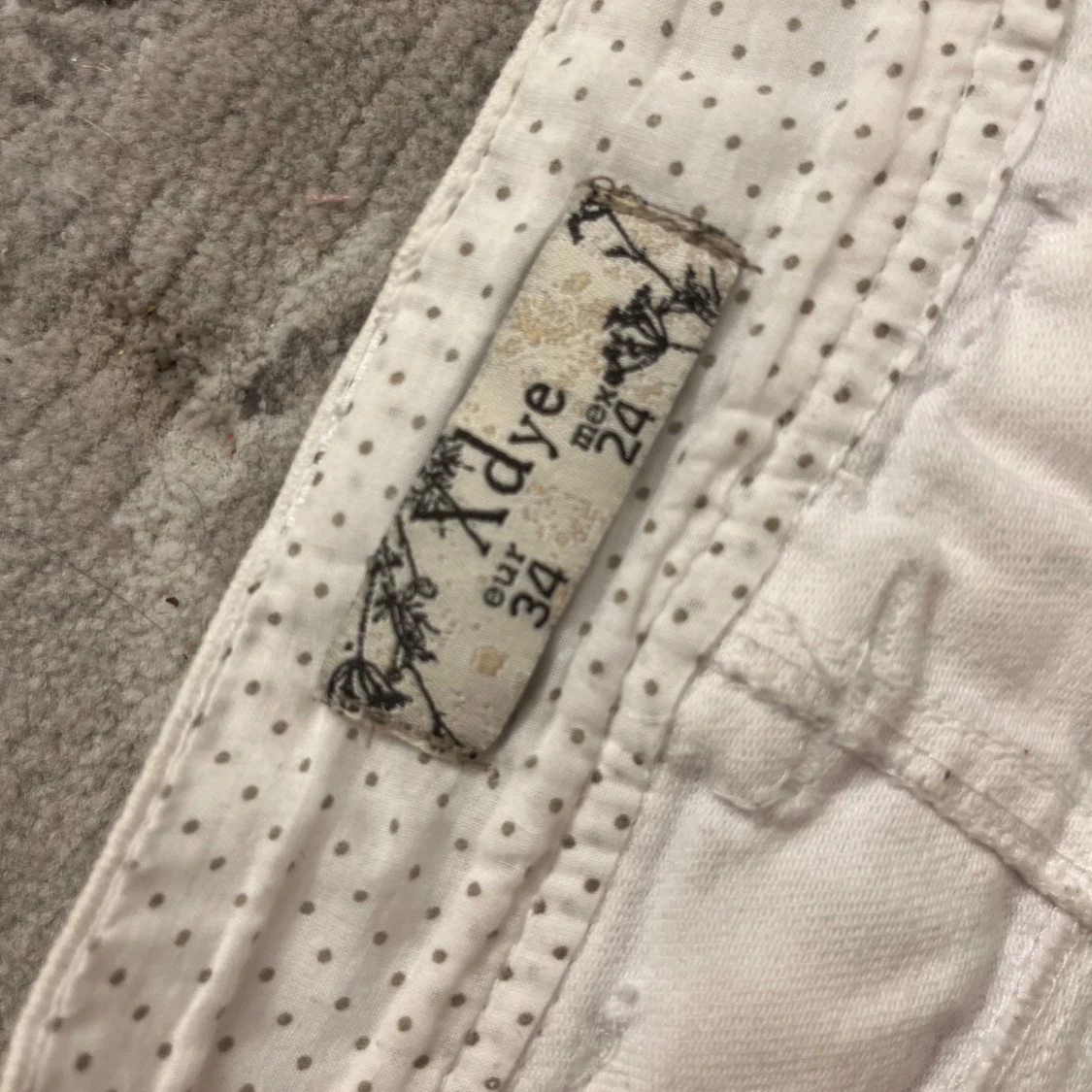 Vit jeanskjol från Xdye, strl 34 - 2