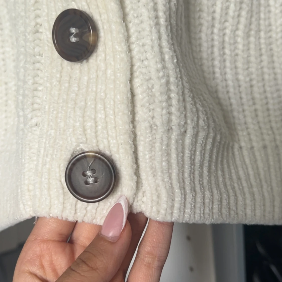 Vit stickad kofta från H&M - 1