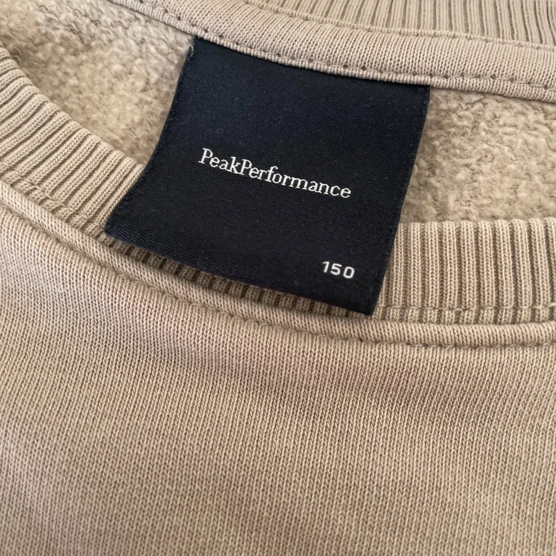 Beige Peak Performance sweatshirt - 2