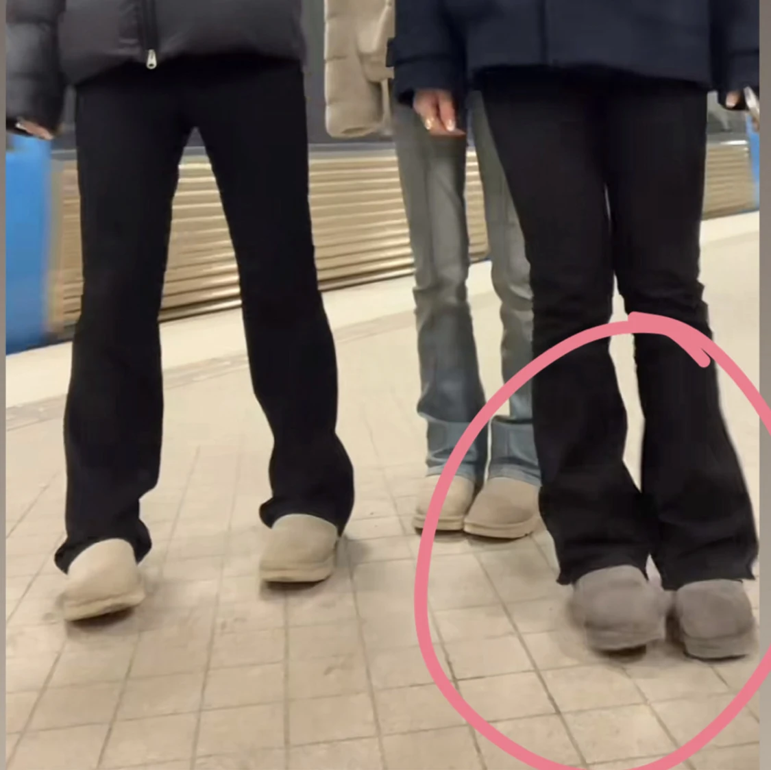 Grå UGG boots i mocka