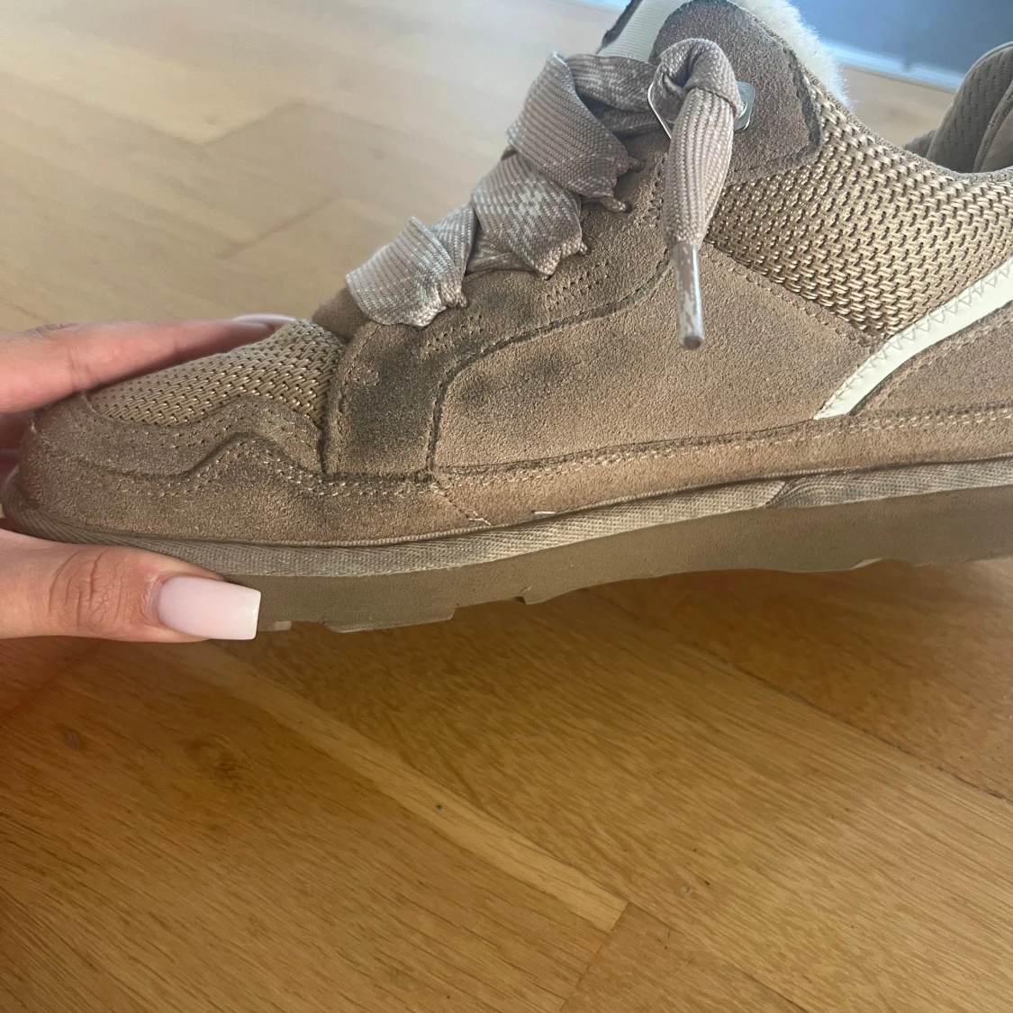 Beige sneakers från UGG med foder - 4
