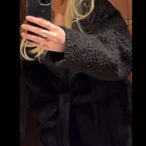 Soft Belted Jacket - Teddy kappa, boucle kappa. Fint men använt skick. Finns inga defekter men som sagt är den använd