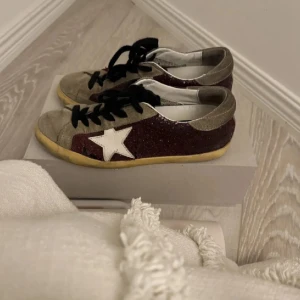  sneakers Golden Goose - Säljer dessa då jag inte använder de längre!