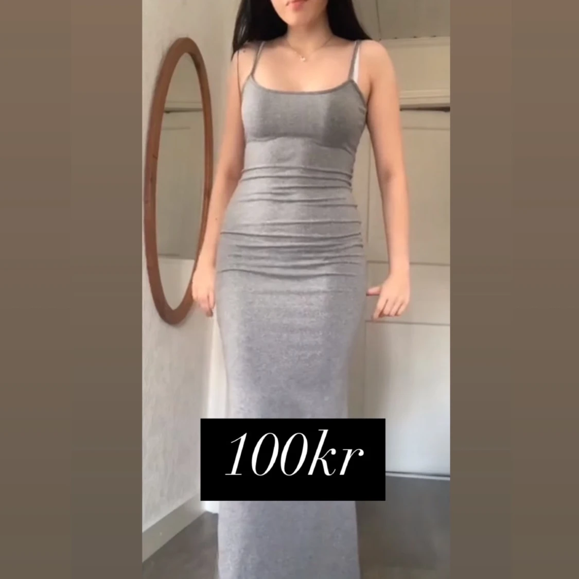 Grå lång klänning 