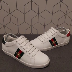 Gucci Ace - Snygga vita gucci ace sneakers || helt nya || Storlek 40 || skick 10/10