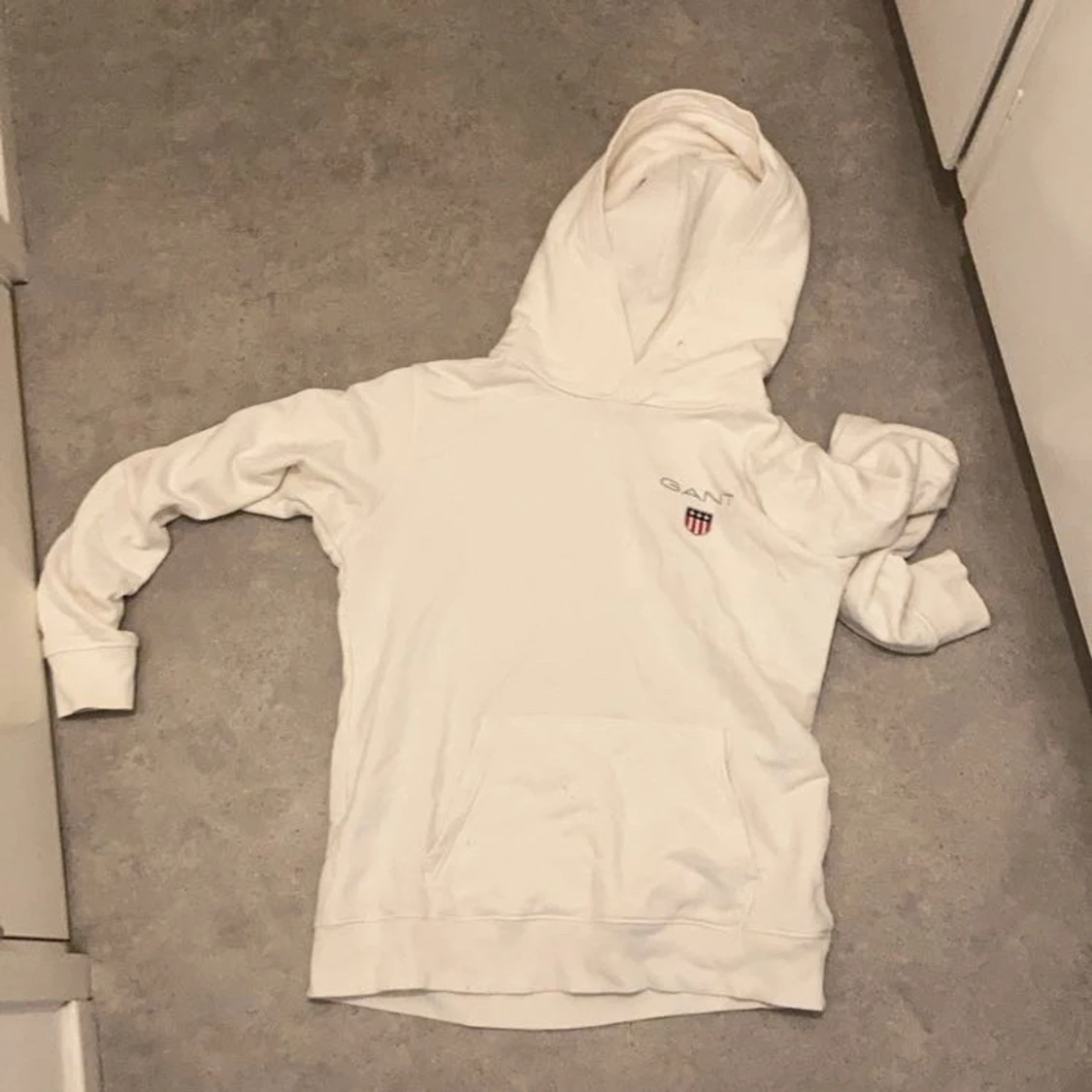 Vit hoodie från GANT
