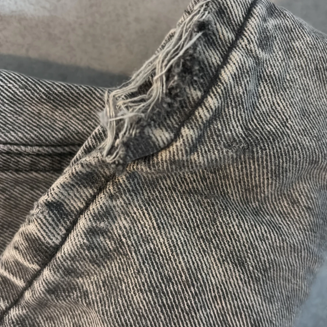 Grå jeans från LMTD - 3