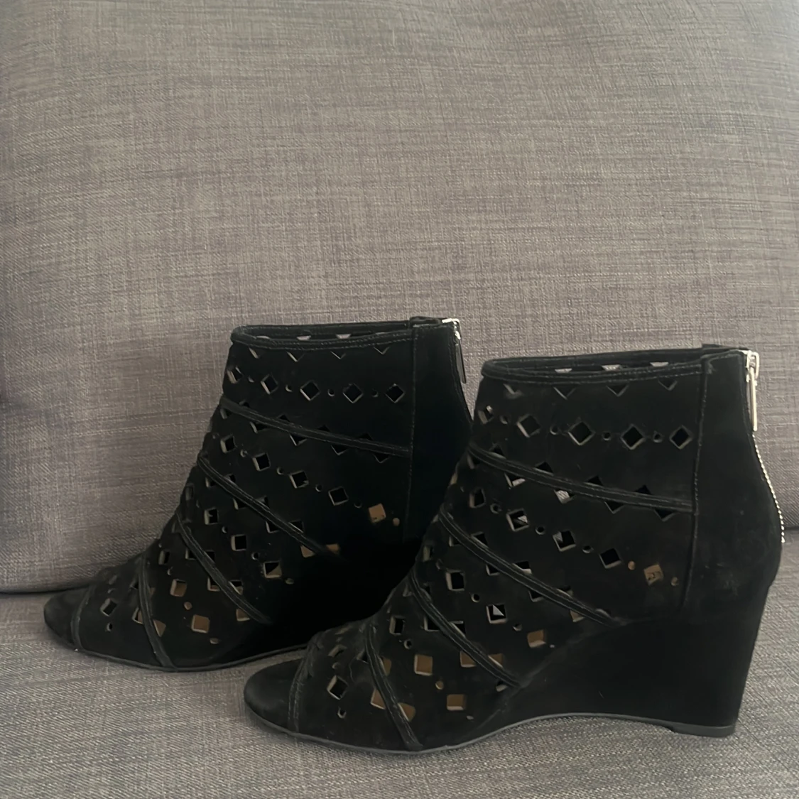 Svarta kilklackade boots från Michael Kors - 1