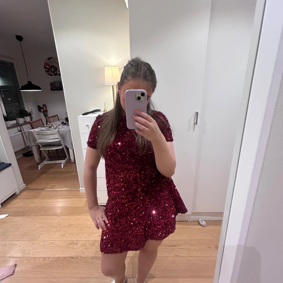 Vinröd glitterklänning zara - 1