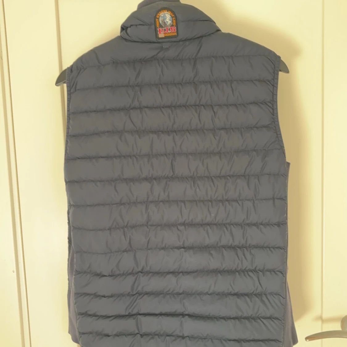 Blå dunväst från Parajumpers - 1