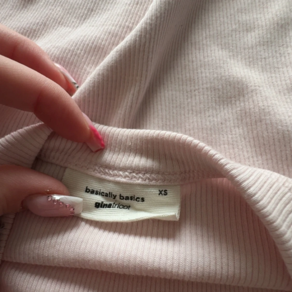 Ljusrosa ribbad linnetopp från Gina Tricot - 2