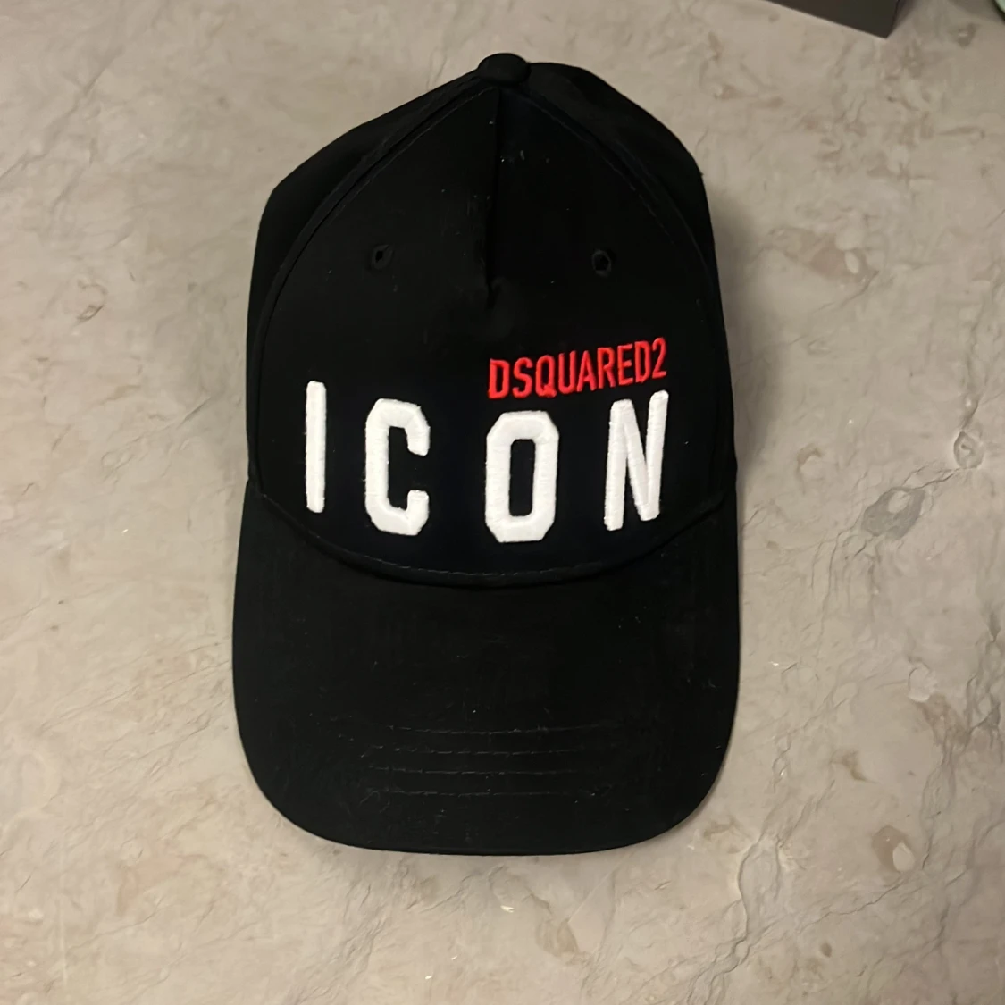 Svart keps från Dsquared2