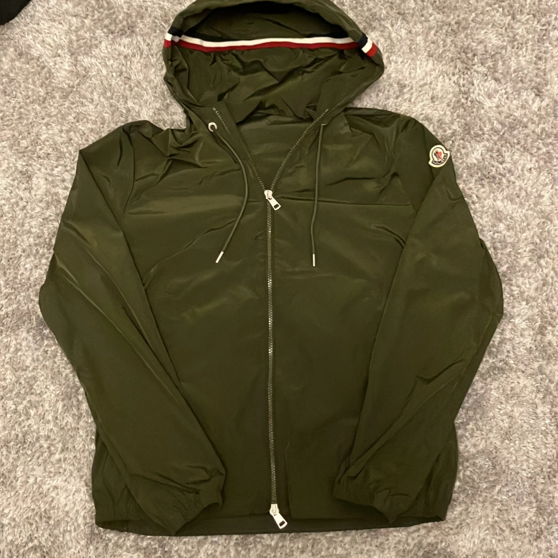 Grön vindjacka från Moncler