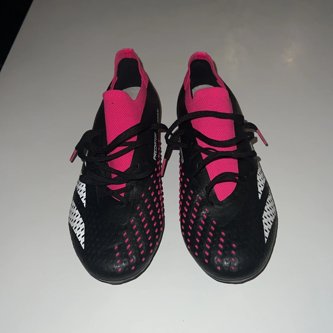 Splitternya Fotbollskor (Predator accuracy low fg)