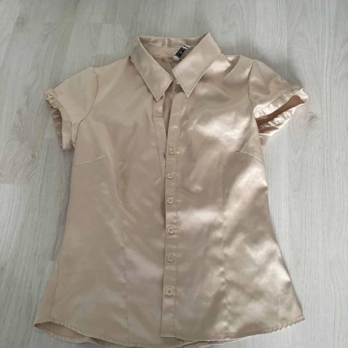 Beige kortärmad sovtröja