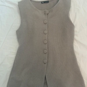 Zara topp - Super fin Zara topp helt oanvänd då den är lite för stor för mig!